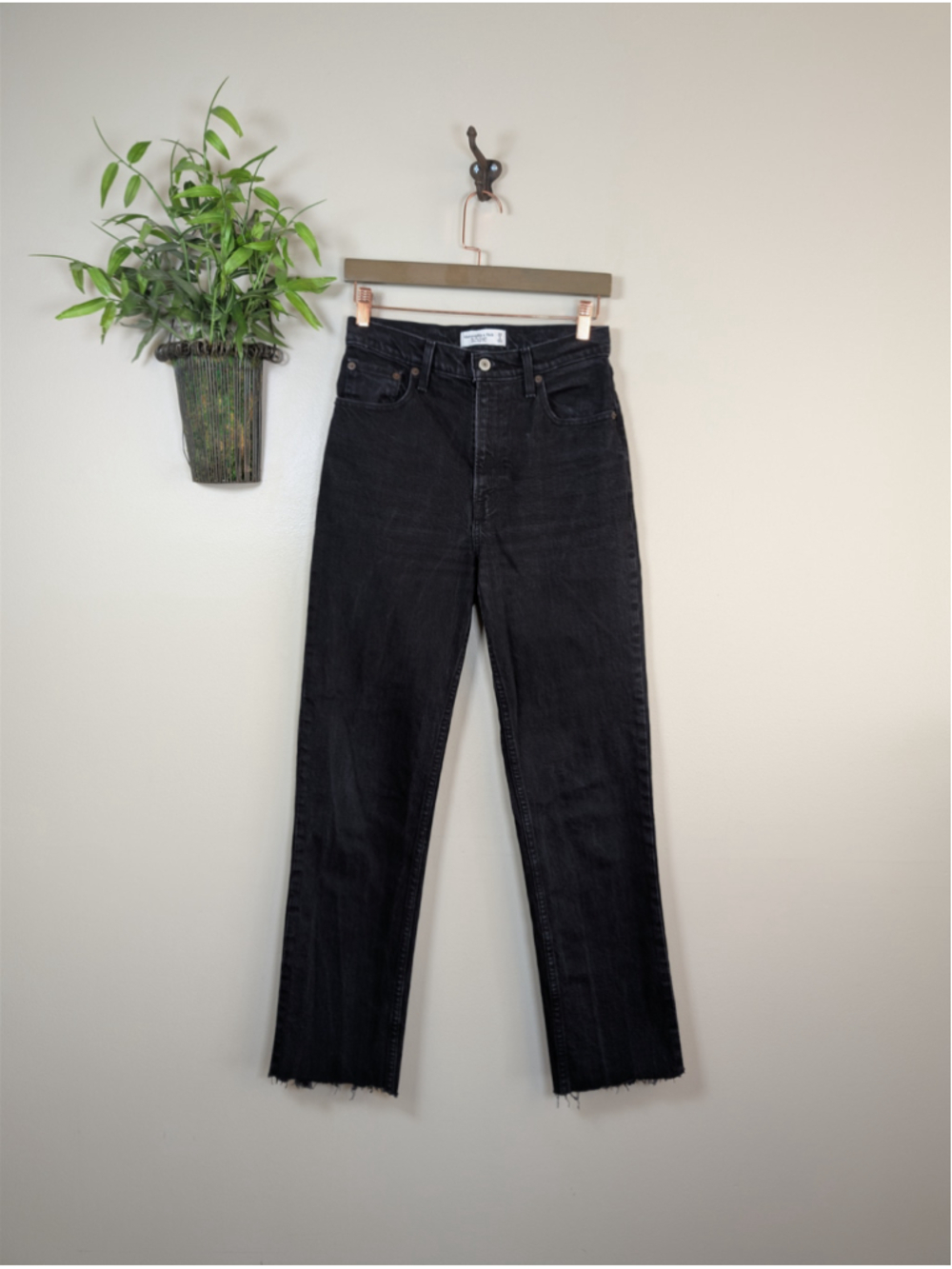 Abercrombie & Fitch 90s Straight Ultra High Rise Frayed Relaxed Jeans Black 26 L